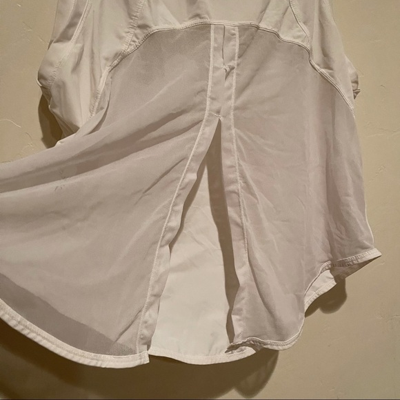 Zyia panel split back mesh tank - Picture 9 of 10